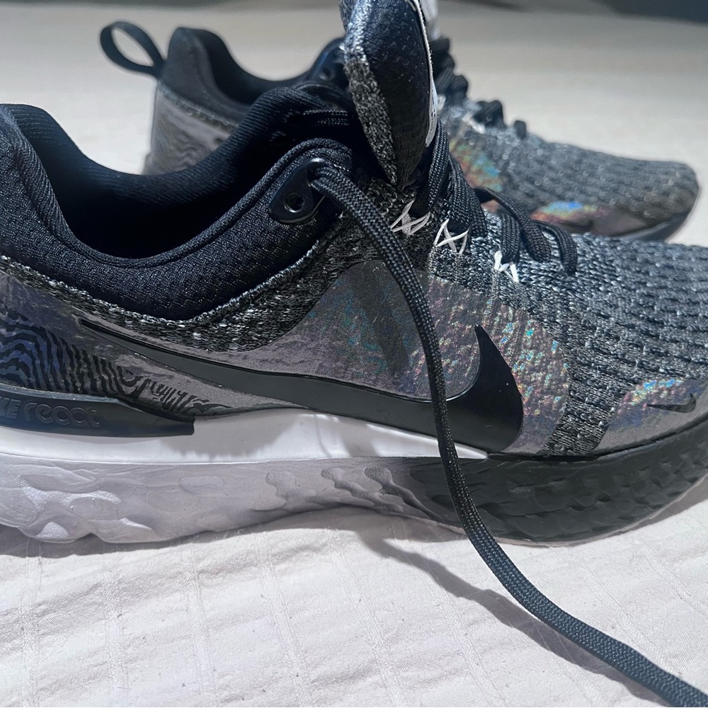 Nike women Black and Gray Running Shoes